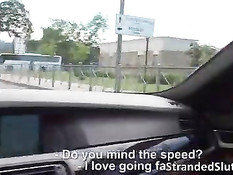 Молодая русская шалава Foxy Di отсасывает и ебётся в автомобиле