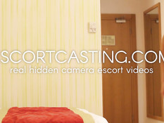 Мужчина отъебал в гостиничном номере юную девушку Amirah Adara