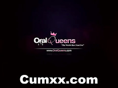 Симпатичная мулаточка с пирсингом языка играет с большим членом