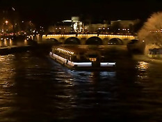 Грудастая француженка Claire Castel трахается в туалете ресторана