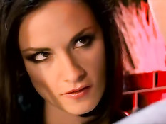 Грудастая француженка Claire Castel трахается в туалете ресторана