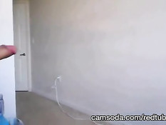 После отсоса девка с пирсингом языка получила сперму прямо в рот