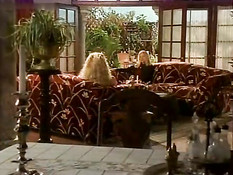 Блондинка занимается сексом с подружкой и с любимым мужчиной