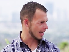 Каждый день на вилле проходят развратные секс оргии свингеров