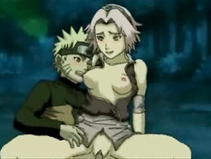 Сакура ночью отсасывает член и в лесу занимается сексом с Наруто