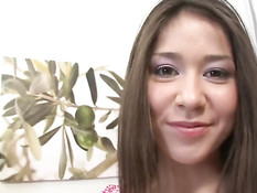 18-летняя русская девушка оттрахана в сильно разработанный анус