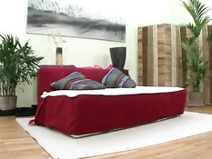 Шалава из Питера отсасывает парню на улице и ебётся во все щели