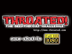 Очкастая азиатка с тату Arial Rose отсасывает большой бритый член