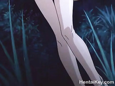 Счастливый парень в ночном лесу ебётся с сисястой хентай девкой