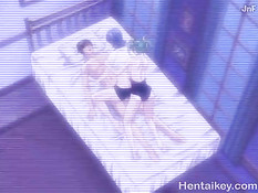 Две грудастые хентай подруги на кровати трахаются с одним парнем