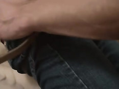 Молодой гей отсосал коротко стриженному другу и подставил очко