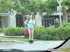 Водитель посадил в машину и оттрахал рыжую девчонку Lilith Lust