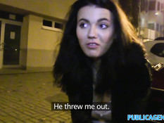 Чешская девушка за деньги соглашается заняться сексом на улице