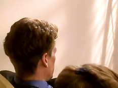 Мужчина в презервативе оттрахал в анал сисястую пышку в чулках