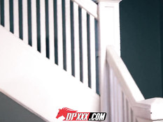 Брюнетка в латексном белье Eva Lovia заставляет раба лизать пизду