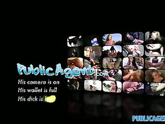 Чешские девки показывают сиськи и ебутся с парнем раком на улице