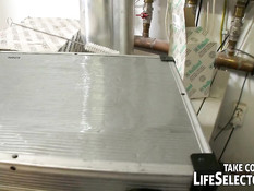 Секс с развратными молодыми девками Taylor Sands и Olivia Grace