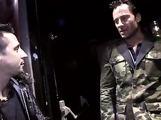 Испанская шлюха в сетчатом белье Amanda ебётся с двумя парнями