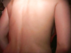 Женщине с татуировкой на пояснице делают вагинальный фистинг