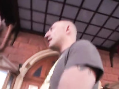 Иностранец и парень вдвоём отодрали молодую русскую блондинку