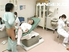 Японские медсёстры дрочат парням и занимаются сексом в клинике