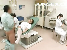 Японские медсёстры дрочат парням и занимаются сексом в клинике