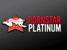 Татуированная девушка в очках Aubrey Luna делает сладкий минет