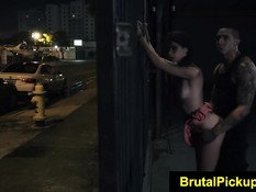 Привязал и отъебал на улице молодую шлюху в очках Joseline Kelly