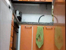 Испанская женщина на кухне дала сантехнику отодрать себя раком