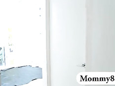 Молодая Riley Reid лижет зад зрелой Darla Crane и ебётся с парнем