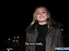 Снял на улице и отъебал в подъезде русскую блондинку Ivana Sugar