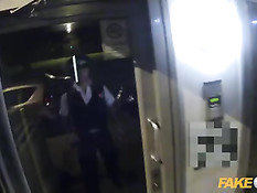 Липовые полицейские хватают и жёстко трахают развратных шлюх