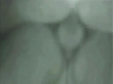 Девушка в темноте дрочит парню хуй и трахается в позе наездницы