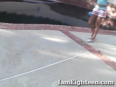 Худая девушка Amia Miley отсасывает и трахается в позе наездницы