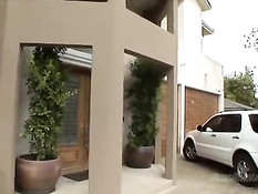 Пришёл в гости к симпатичной студентке и отодрал девушку в киску