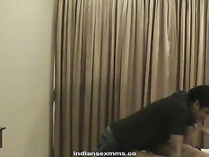 Скрытая камера снимает как индийская пара трахается в гостинице