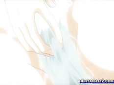 Возбуждённая хентай девчонка ночью мастурбирует киску руками