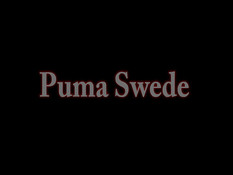 Парень ебёт на кровати гламурную сисястую блондинку Puma Swede