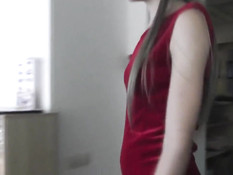 Девка в колготках подрочила ногами и получила сперму на ступни