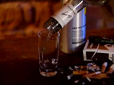 Развратная итальянская женщина ебётся со священником и парнем