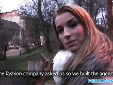 За деньги паренёк оттрахал вечером на улице молодую блондинку