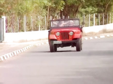 Светловолосая путешественница Silvia Saint трахается с мужчинами