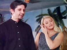 Светловолосая путешественница Silvia Saint трахается с мужчинами