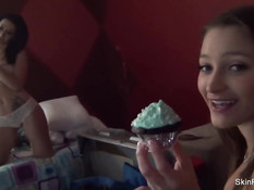 Лесби секс с девушками Jayden Jaymes, Dani Daniels и Skin Diamond