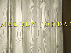 Рыжая лесбиянка Melody Jordan лижет киску блондинке Ela Darling