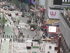 Голубые любовники целовались на балконе и трахались на кровати