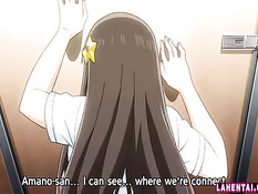 Грудастая хентай подружка отсасывает и дрочит сиськами в туалете