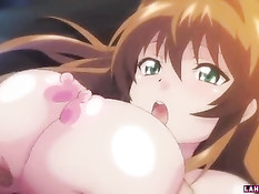 Молодой человек под дождём лижет киску грудастой хентай девке