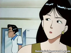 Парень раздевает красивую аниме женщину и занимается любовью