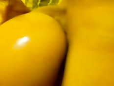 Парень в позе раком загоняет мокрый член в сочную киску подруги